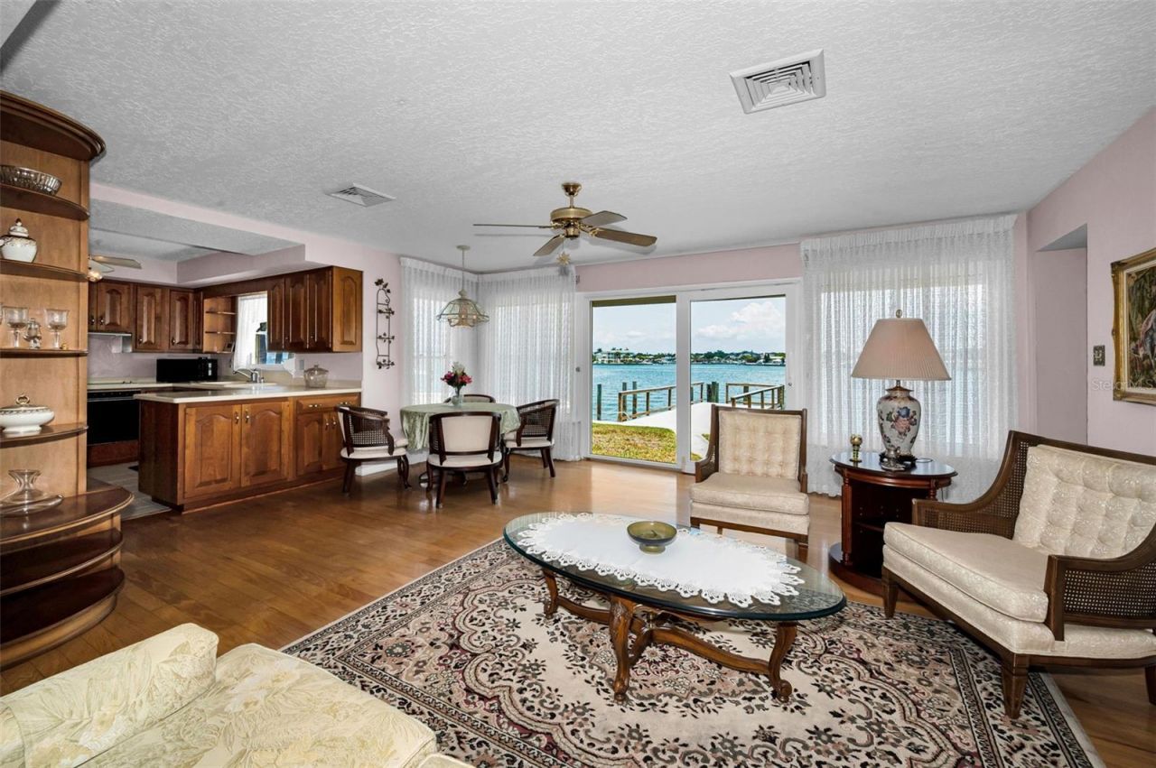 516 Harbor Drive N, Indian Rocks Beach, FL 33785 Photo