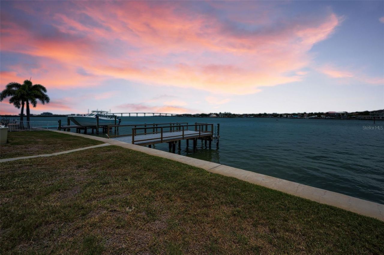 516 Harbor Drive N, Indian Rocks Beach, FL 33785 Photo