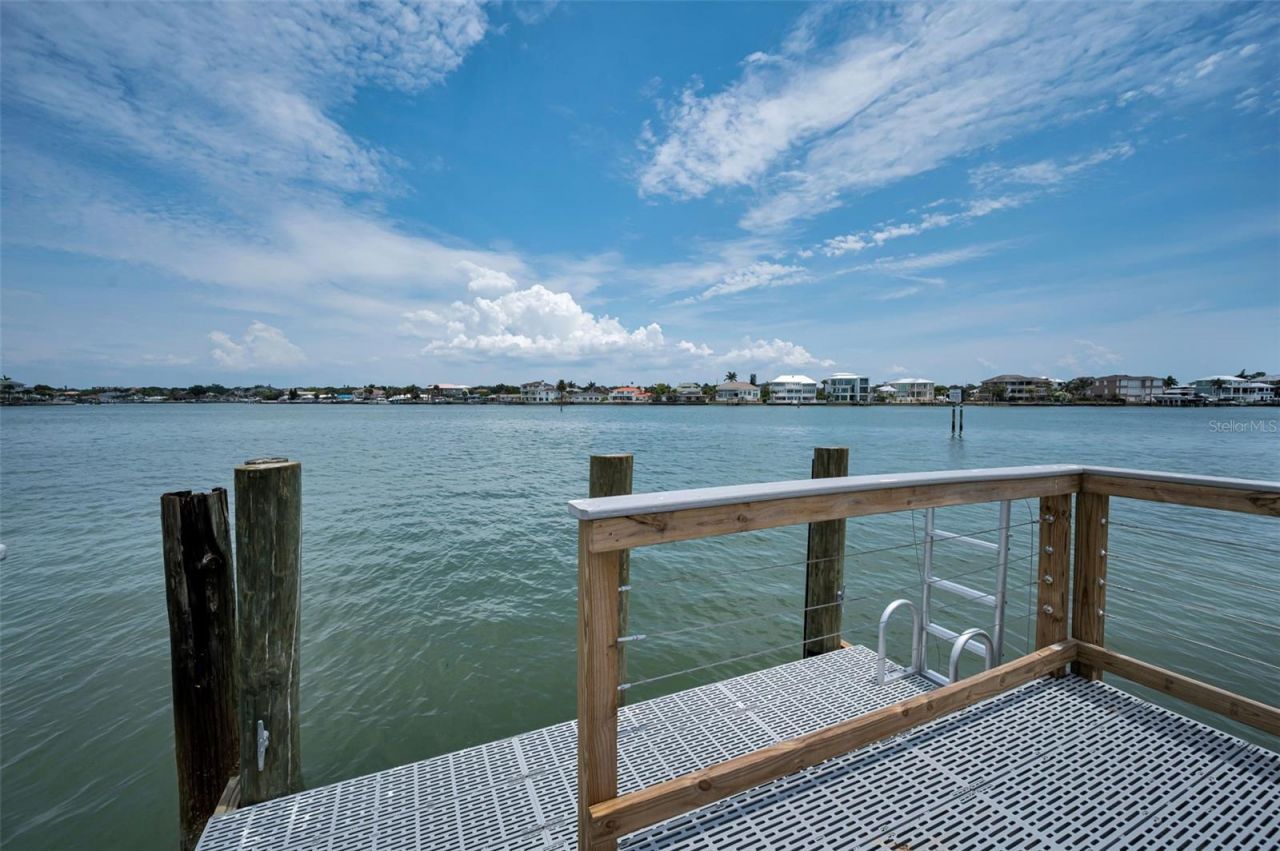 516 Harbor Drive N, Indian Rocks Beach, FL 33785 Photo