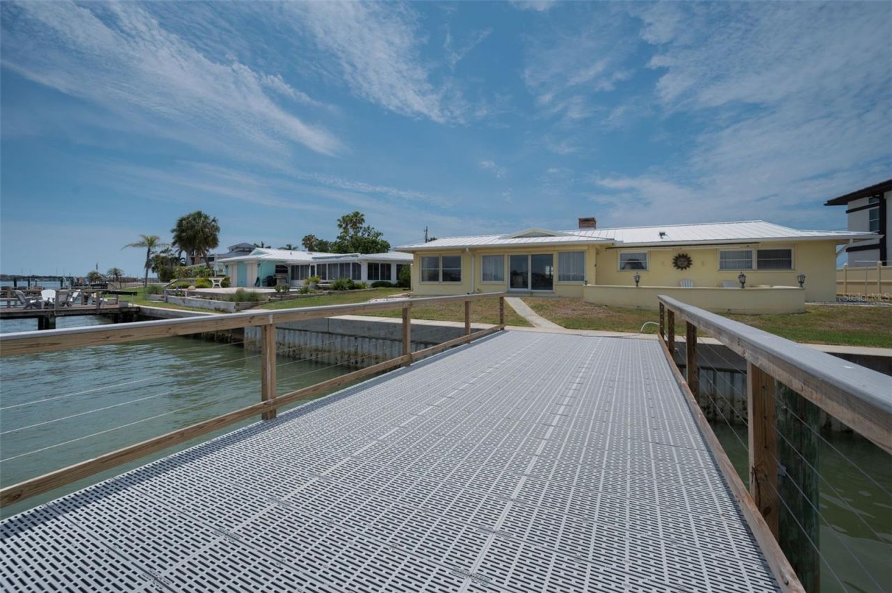 516 Harbor Drive N, Indian Rocks Beach, FL 33785 Photo