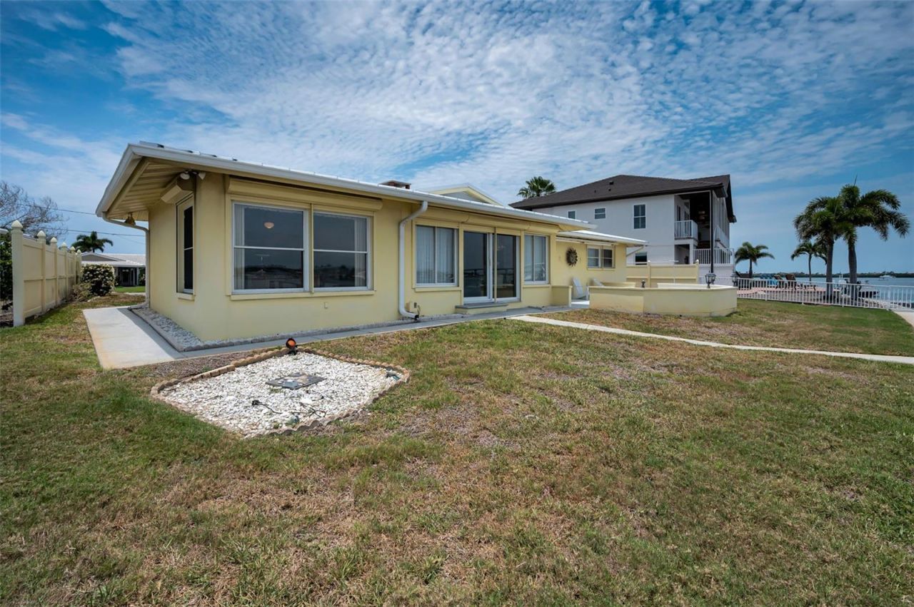 516 Harbor Drive N, Indian Rocks Beach, FL 33785 Photo