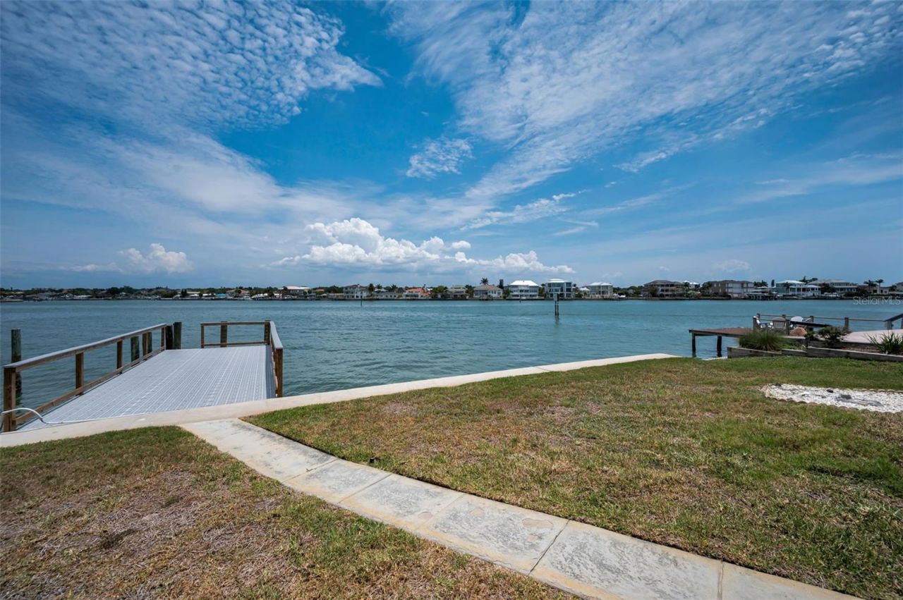 516 Harbor Drive N, Indian Rocks Beach, FL 33785 Photo