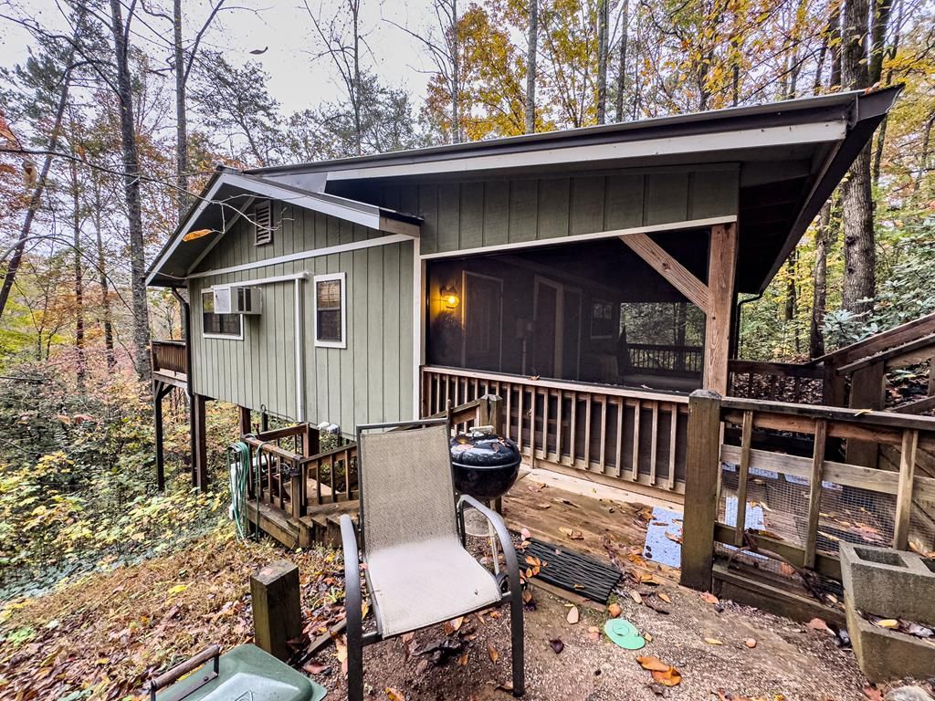 231 Dogwood Circle, Hayesville, NC 28904 Main Photo