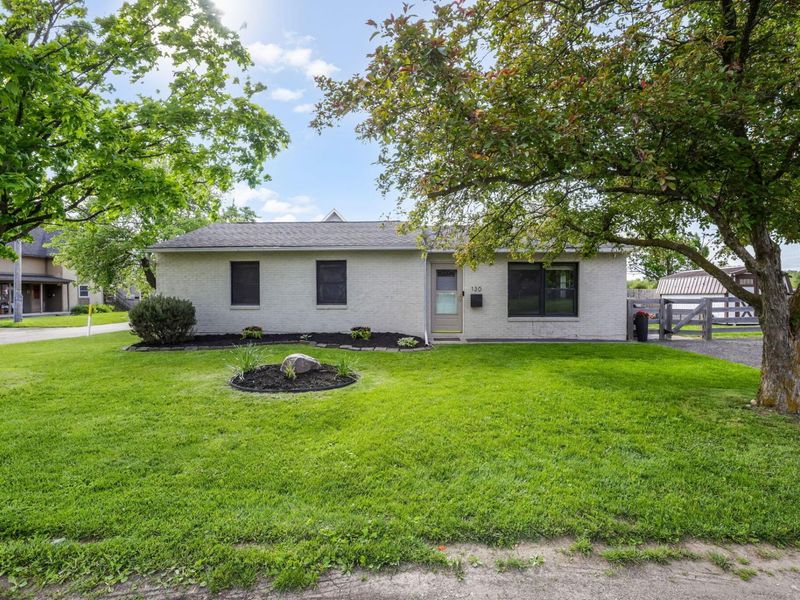 130 Johnson Court, Plain City, OH 43064 Photo 2
