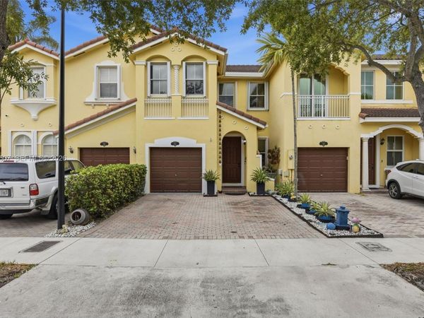 914 SW 151st Pl , Miami, FL 33194