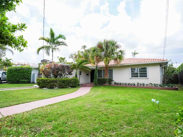 475 S Shore Dr , Miami Beach, FL 33141