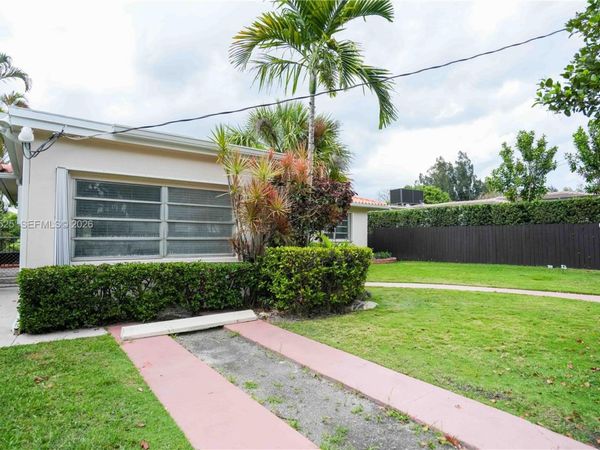 475 S Shore Dr , Miami Beach, FL 33141