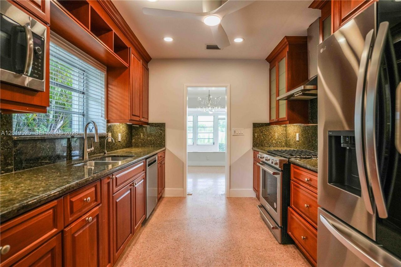 475 S Shore Dr, Miami Beach, FL 33141 Photo