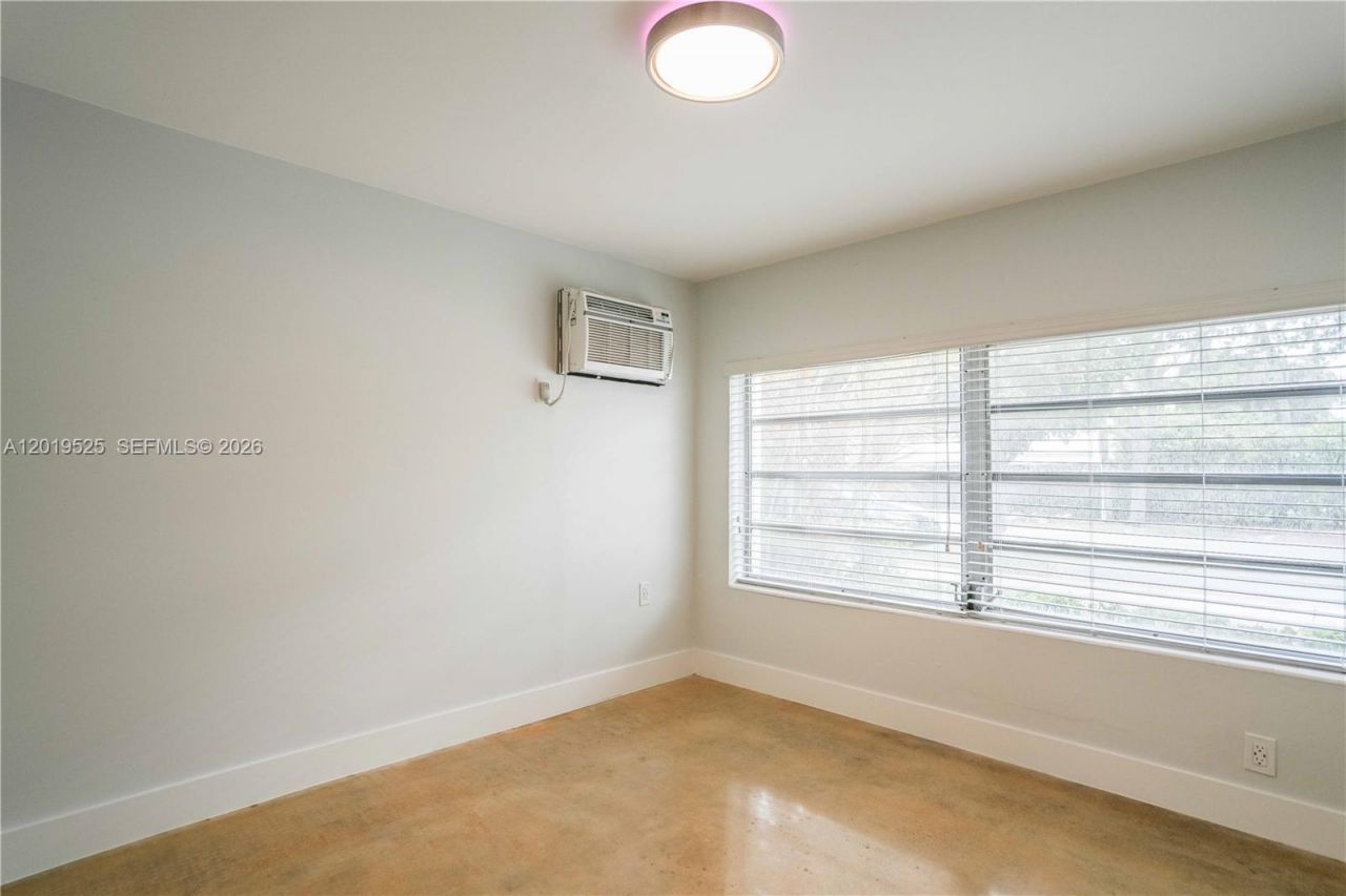 475 S Shore Dr, Miami Beach, FL 33141 Photo