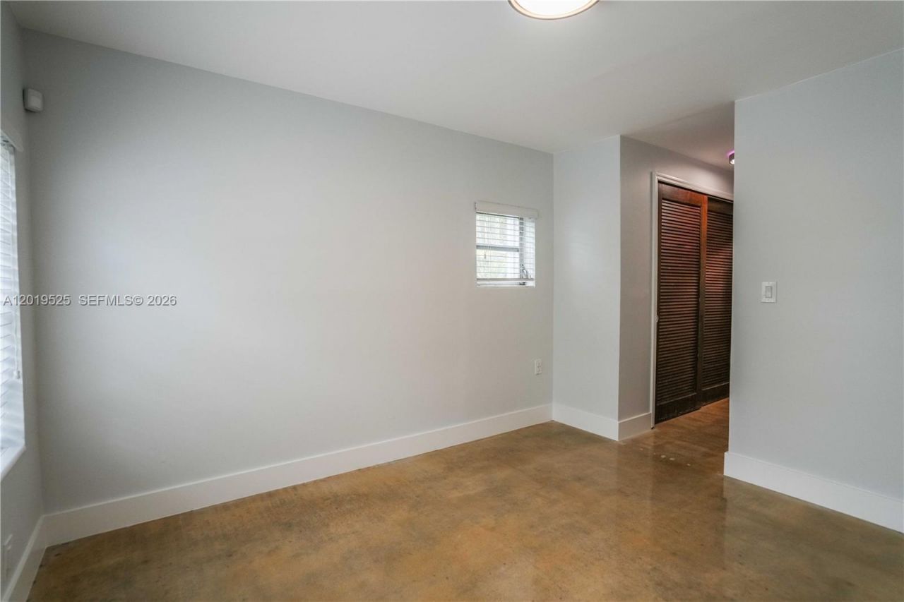 475 S Shore Dr, Miami Beach, FL 33141 Photo