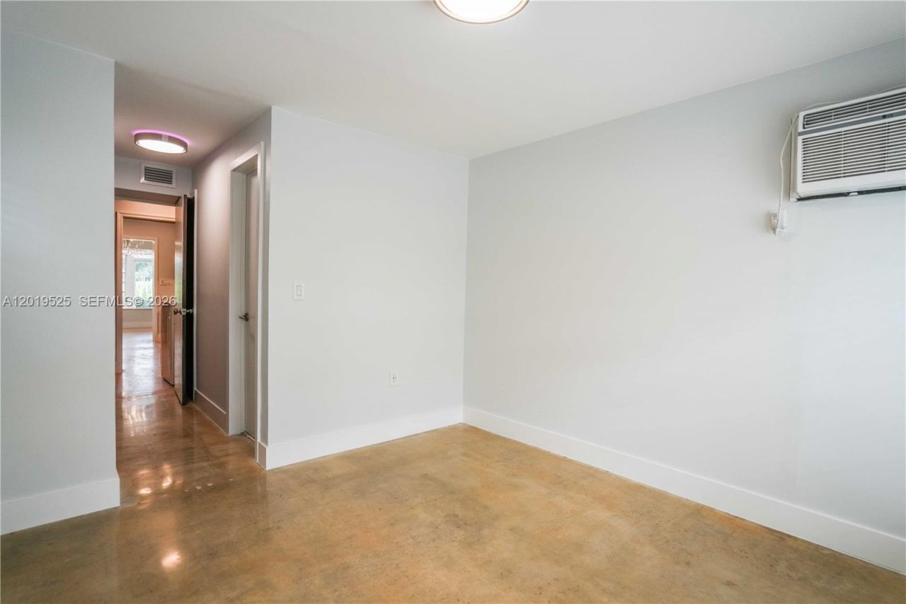 475 S Shore Dr, Miami Beach, FL 33141 Photo