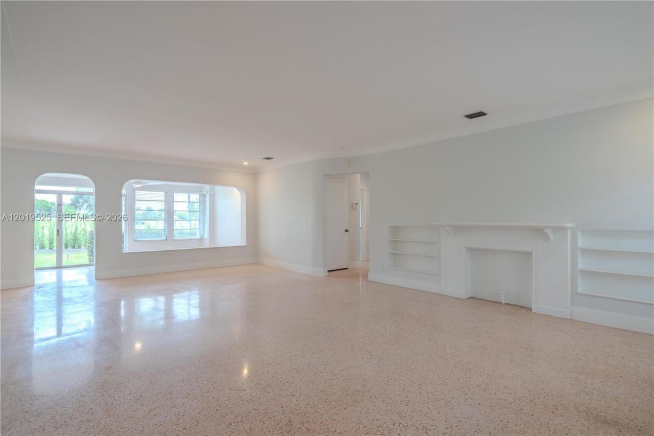 475 S Shore Dr, Miami Beach, FL 33141 Photo