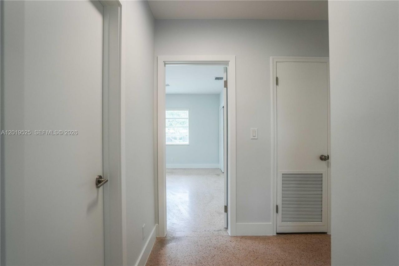 475 S Shore Dr, Miami Beach, FL 33141 Photo