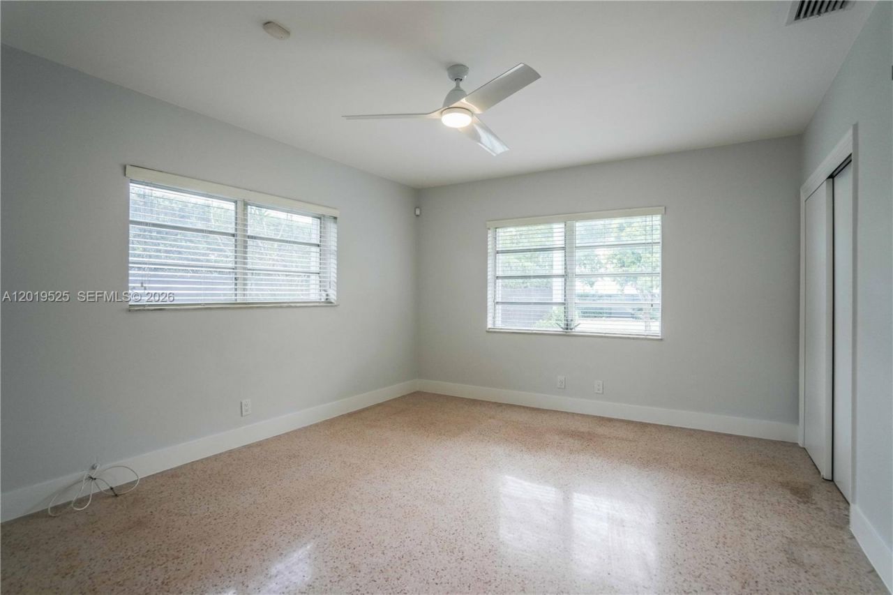 475 S Shore Dr, Miami Beach, FL 33141 Photo