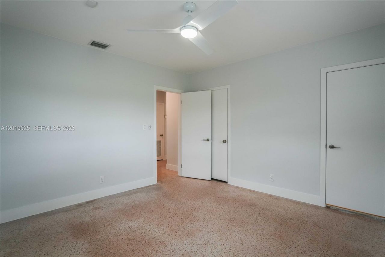 475 S Shore Dr, Miami Beach, FL 33141 Photo