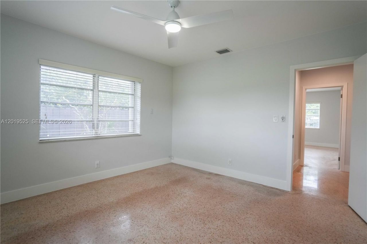 475 S Shore Dr, Miami Beach, FL 33141 Photo