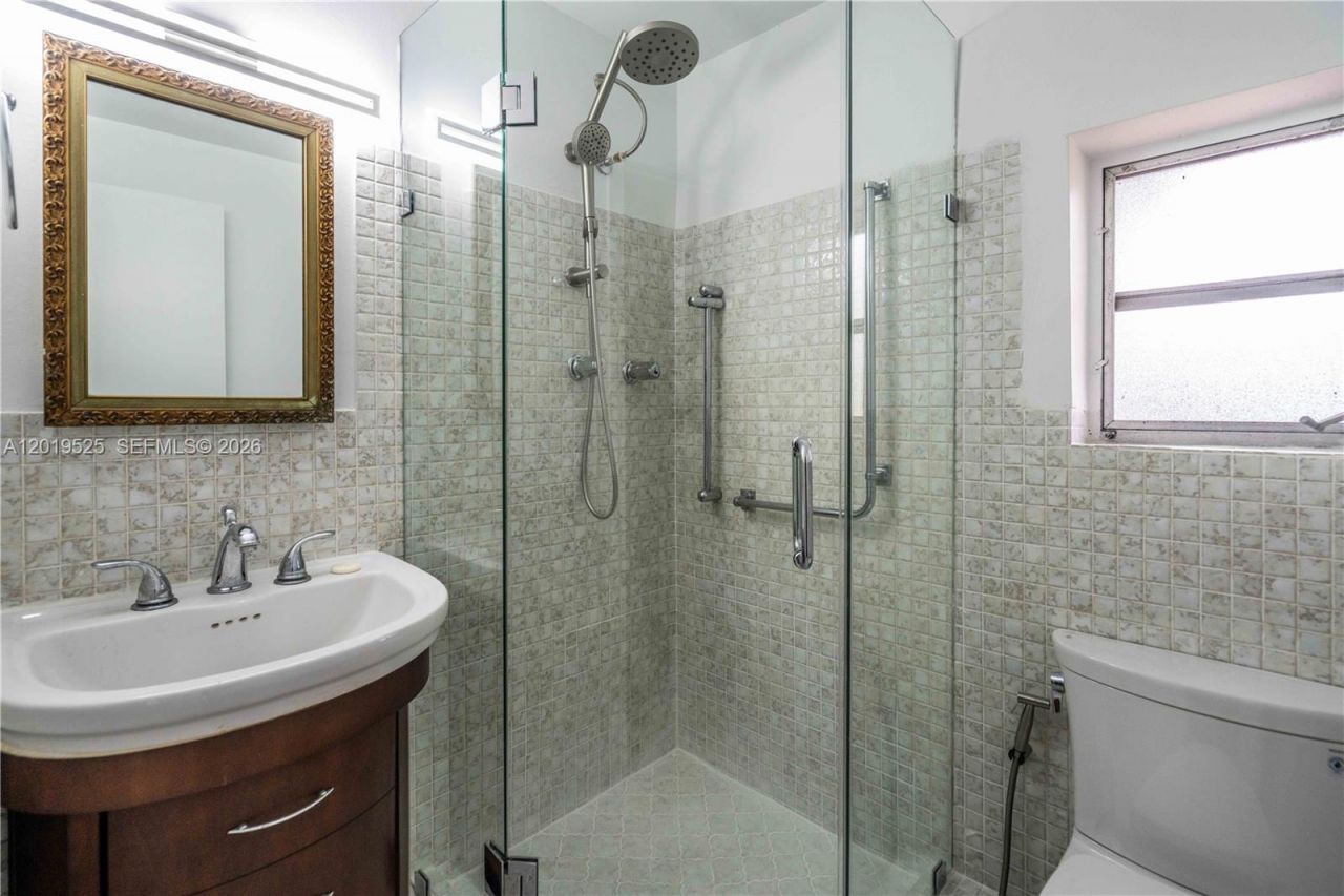 475 S Shore Dr, Miami Beach, FL 33141 Photo