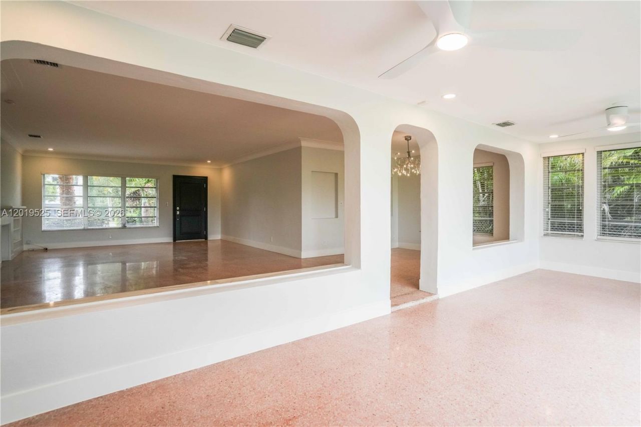 475 S Shore Dr, Miami Beach, FL 33141 Photo