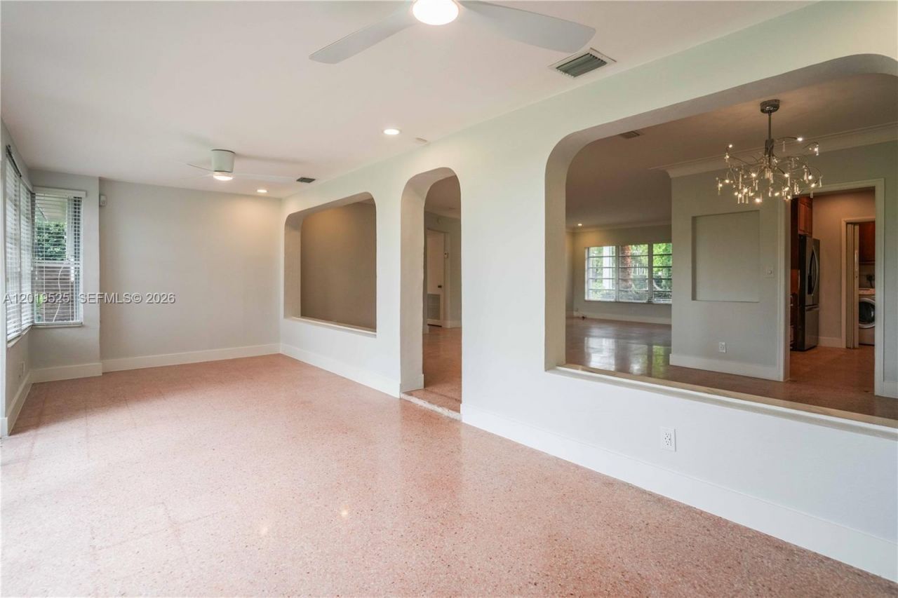 475 S Shore Dr, Miami Beach, FL 33141 Photo