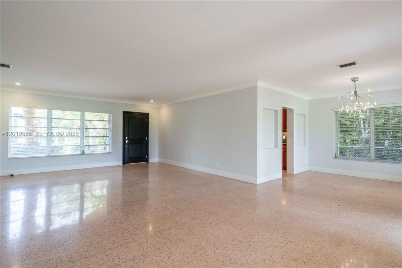 475 S Shore Dr, Miami Beach, FL 33141 Photo