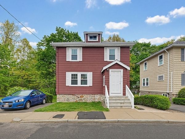 86 Hawthorne St, Boston, MA 02131
