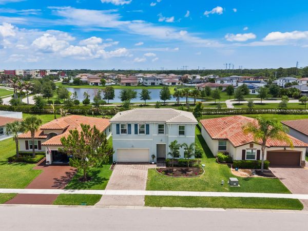 7705 NW Greenbank Circle, Port St. Lucie, FL 34987