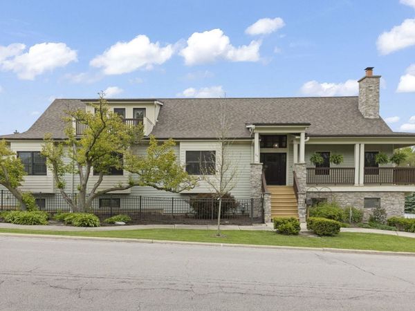 35 S Wilmette Avenue , Westmont, IL 60559