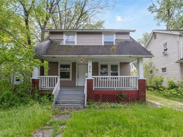 974 Lovers Lane , Akron, OH 44306