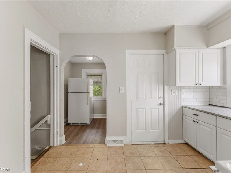 974 Lovers Lane, Akron, OH 44306 Photo 13