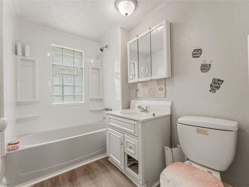 974 Lovers Lane, Akron, OH 44306 Photo 15
