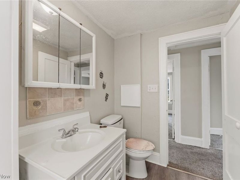 974 Lovers Lane, Akron, OH 44306 Photo 16