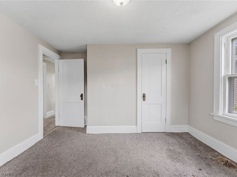 974 Lovers Lane, Akron, OH 44306 Photo 18