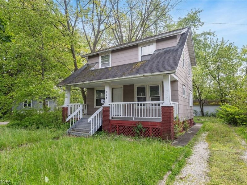 974 Lovers Lane, Akron, OH 44306 Photo 2