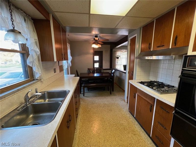 6402 Dora Boulevard, Independence, OH 44131 Photo 4