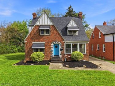 3871 Mayfield Road, Cleveland Heights, OH 44121