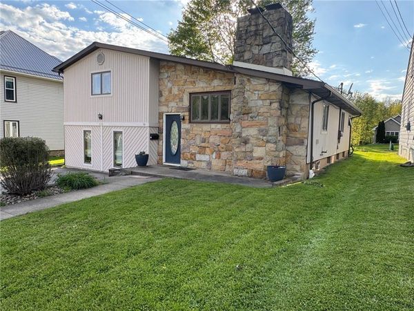 230 W Cooper St, Slippery Rock, PA 16057