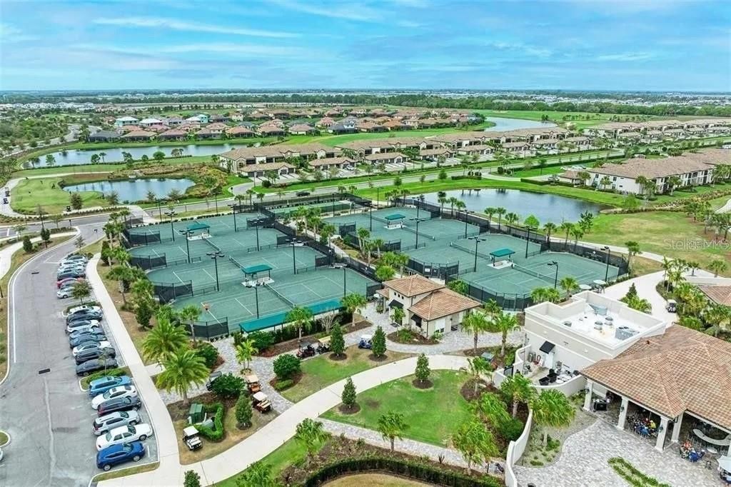16814 Vardon Terrace, Unit 405, Lakewood Ranch, FL 34211 Photo