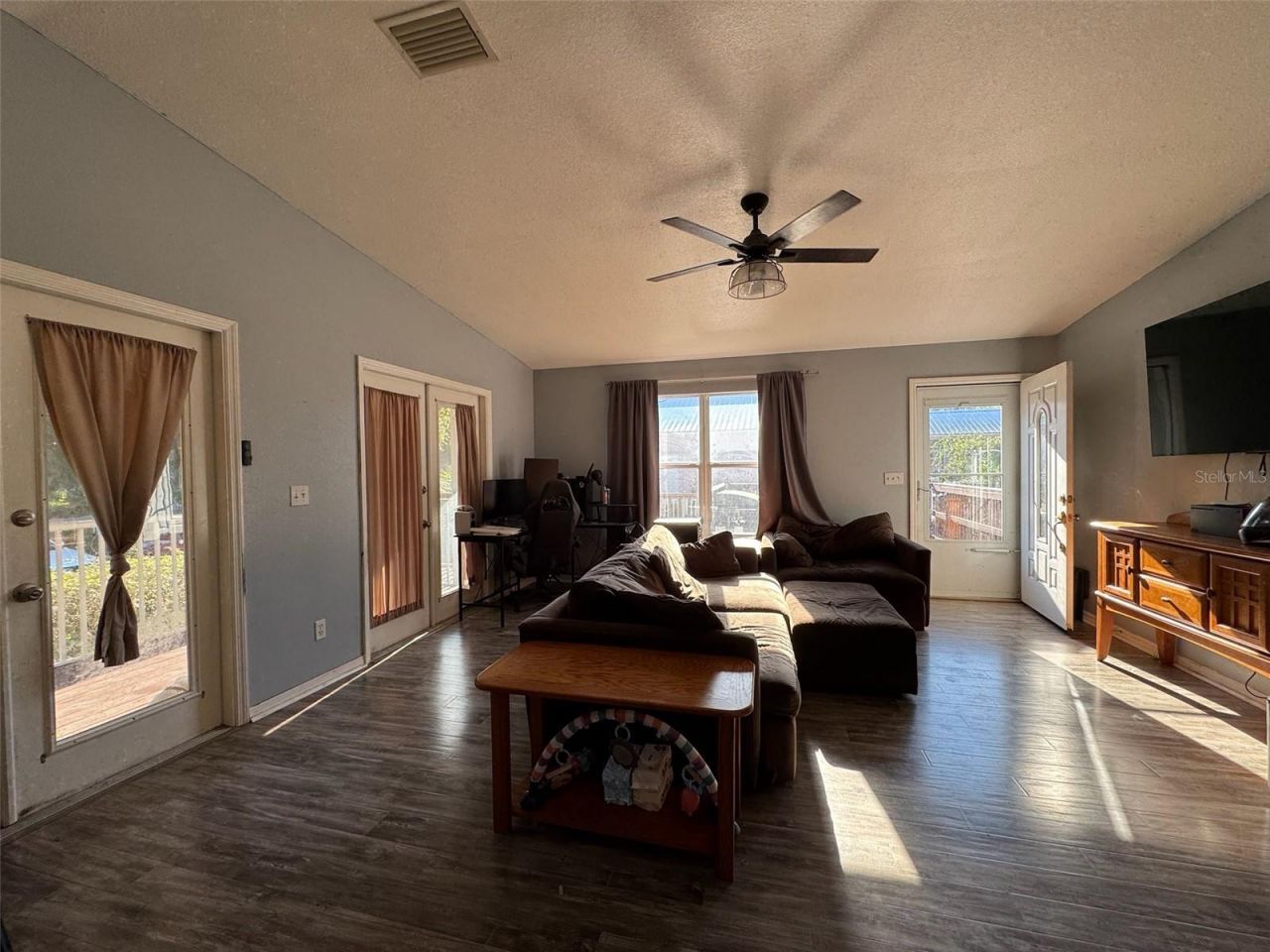 38932 Central Avenue, Zephyrhills, FL 33540 Photo