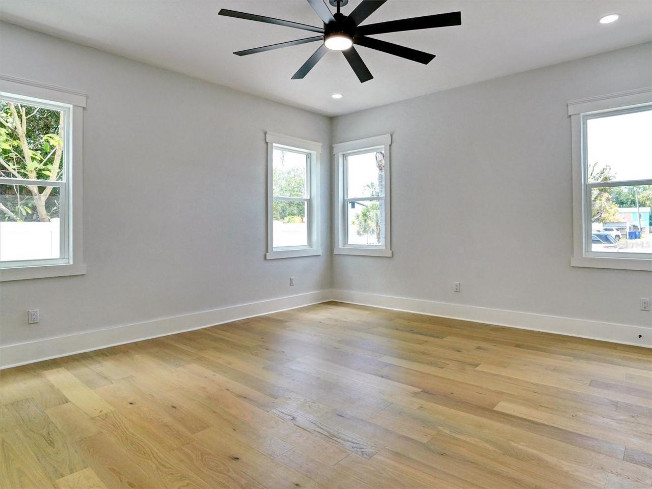 1420 36th Avenue N, Saint Petersburg, FL 33704 Photo