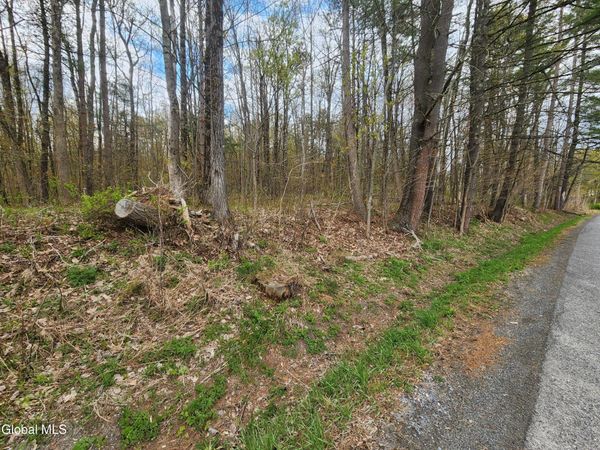 L 27 NY 2, Grafton, NY 12082