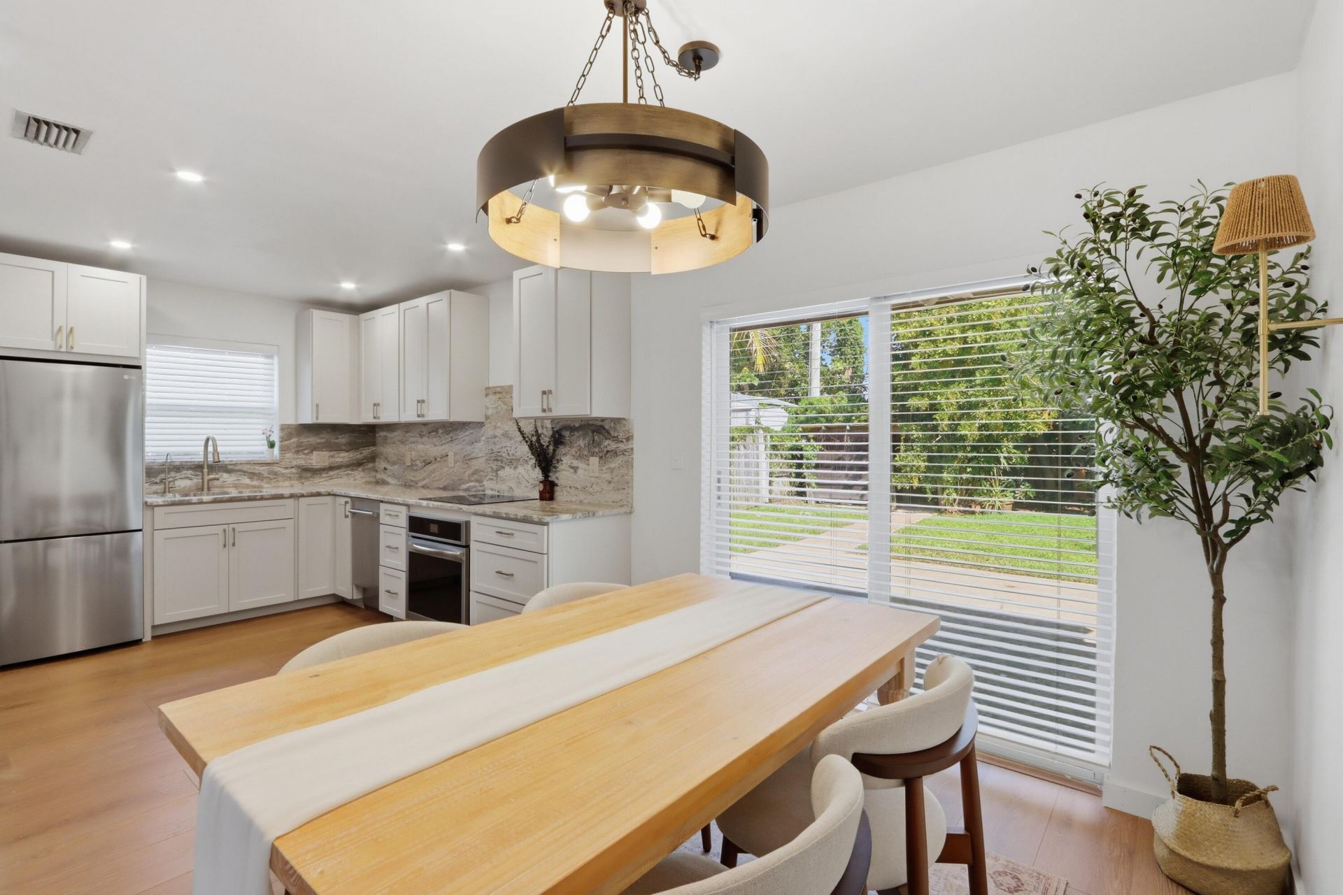 365 Garden Boulevard, Palm Beach Gardens, FL 33410 Photo