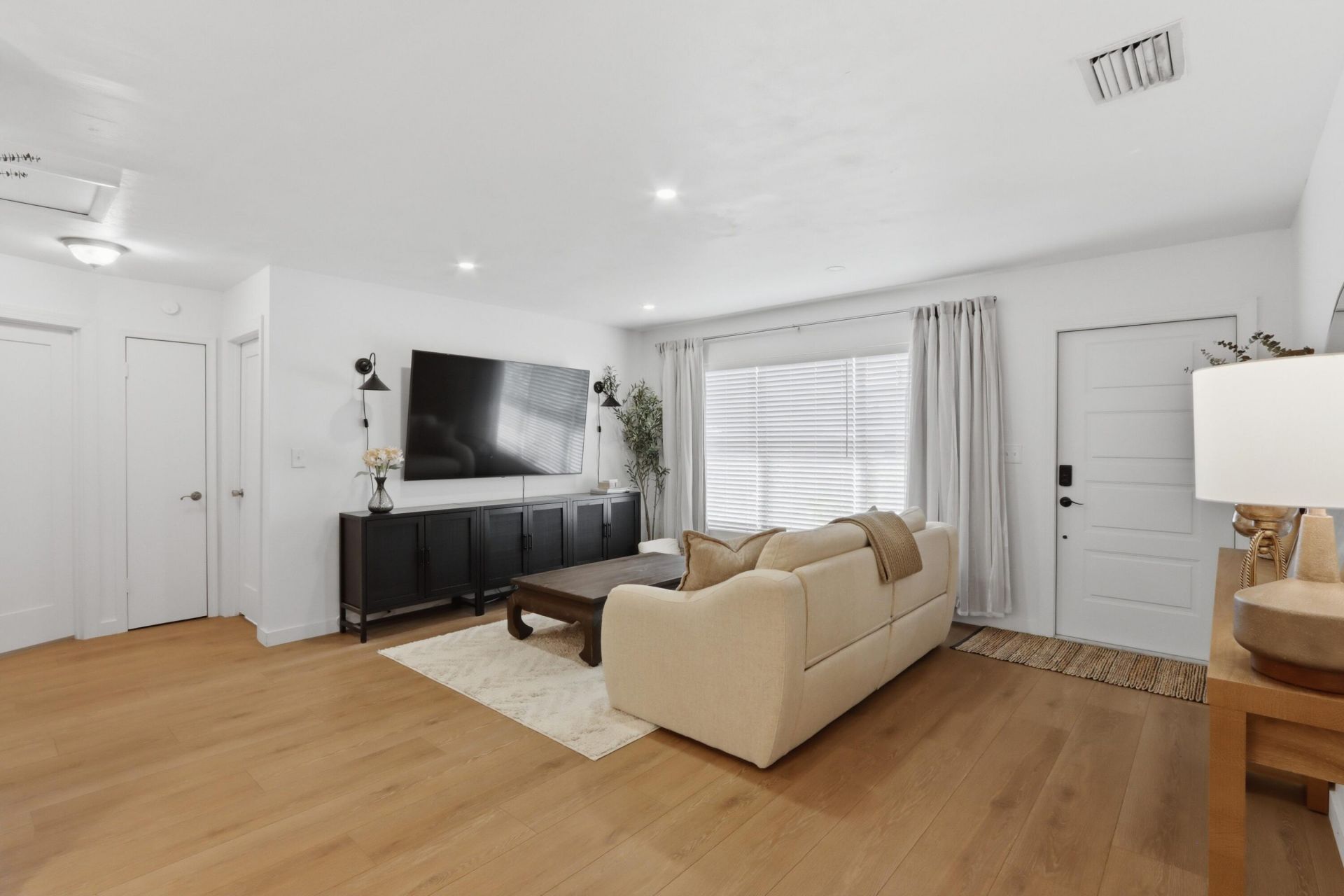 365 Garden Boulevard, Palm Beach Gardens, FL 33410 Photo