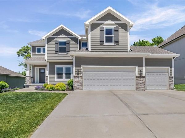 2362 SW River Trail Road, Lee's Summit, MO 64082