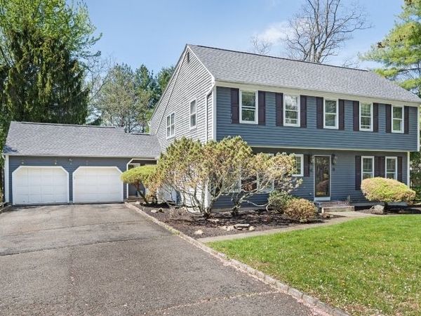 9 Langford Dr, Mendham, NJ 07945