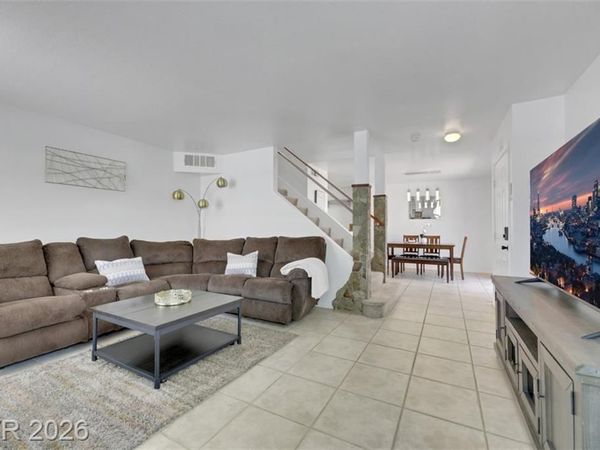 7989 Lisa Dawn Avenue, Las Vegas, NV 89147