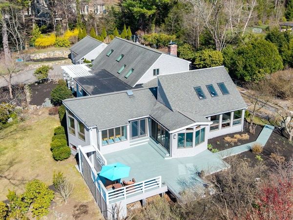 39 Kings Grant Rd, Weston, MA 02493