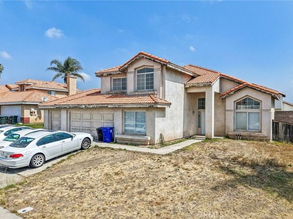 2428 W Calle Celeste, Rialto, CA 92377