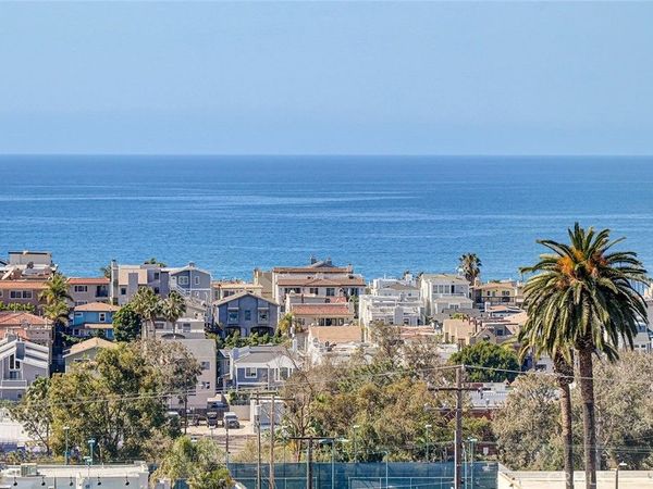 867 Aubrey Court, Unit 2, Hermosa Beach, CA 90254