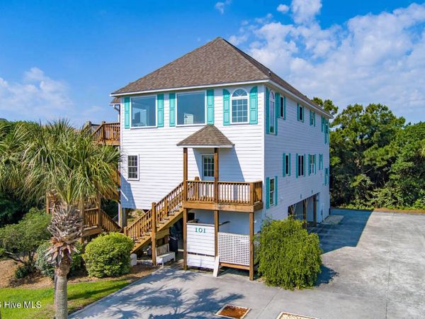 101 Shipwreck Lane E, Emerald Isle, NC 28594