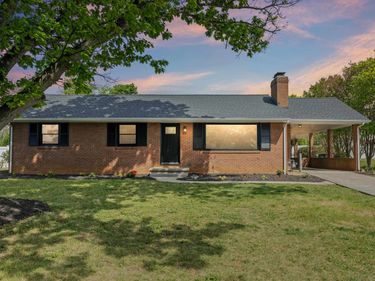 217 STONEWALL DR, WAYNESBORO, VA 22980